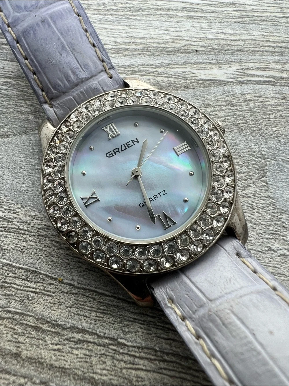 Gruen Women’s Mother-of-Pearl dial Crystal Bezel Watch in Light Purple 32mm